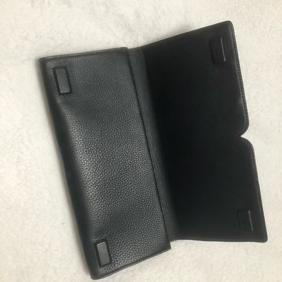 Shoes - Picture 7 of 8